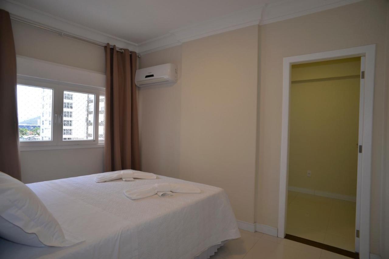 Ferienwohnung Frente Mar Pe Na Areia, Na Av Atlantica Balneário Camboriú Exterior foto